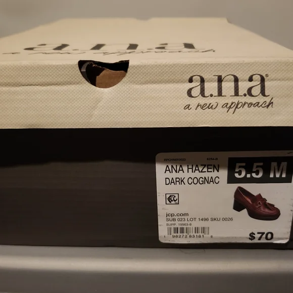 NWT a.n.a A New Approach Chunky Heels, Size 5.5 - Picture 13 of 14